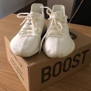 Yeezy Boost 350 V2 white on white